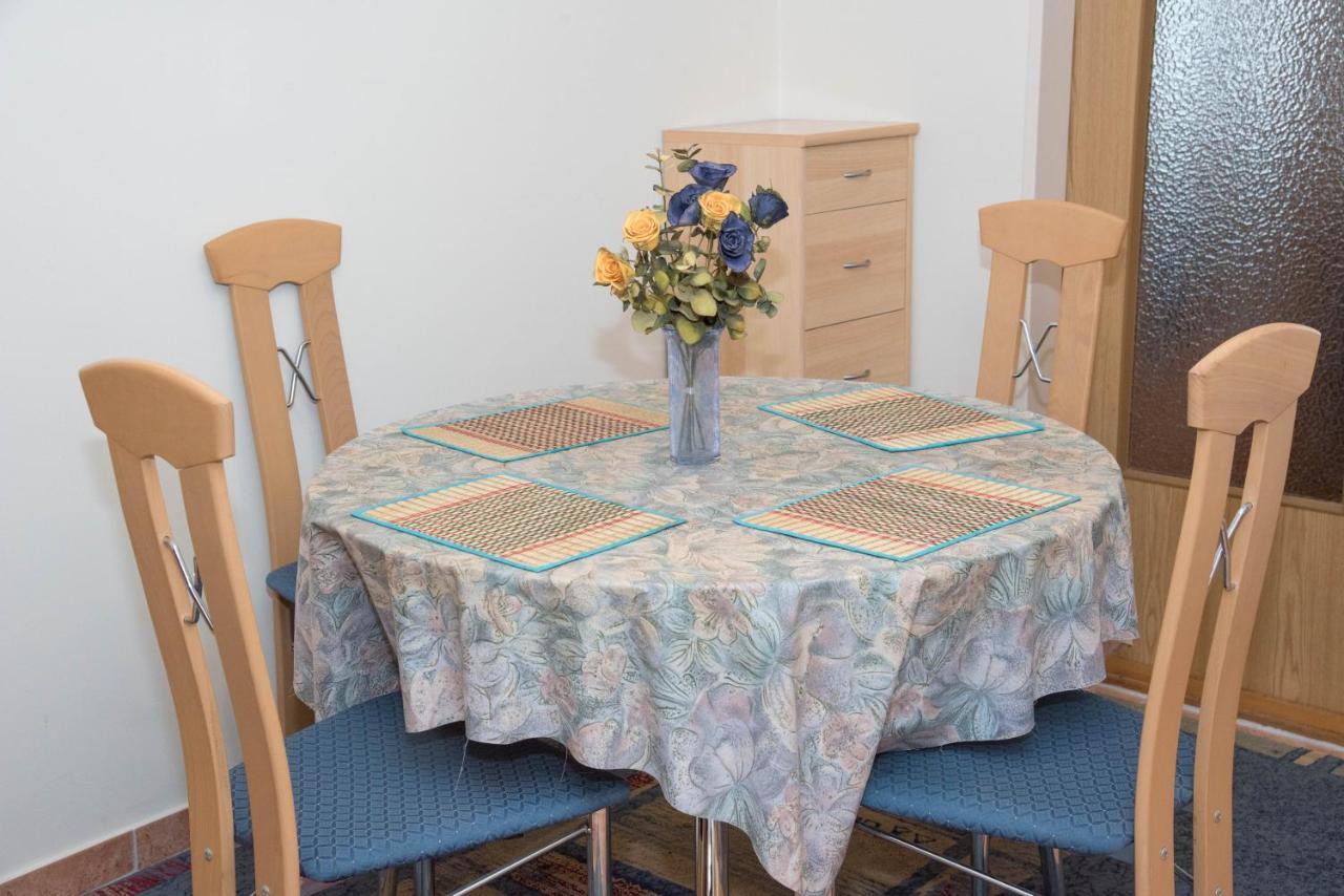 Centrum 2 Apartmanok ヘーヴィーズ エクステリア 写真