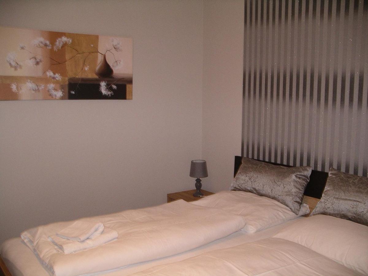 Centrum 2 Apartmanok ヘーヴィーズ エクステリア 写真
