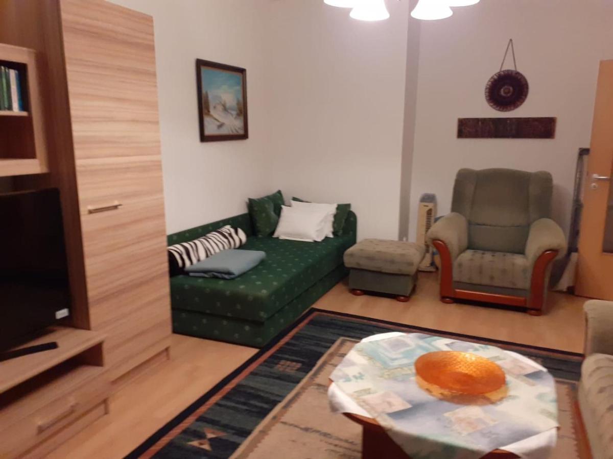 Centrum 2 Apartmanok ヘーヴィーズ エクステリア 写真