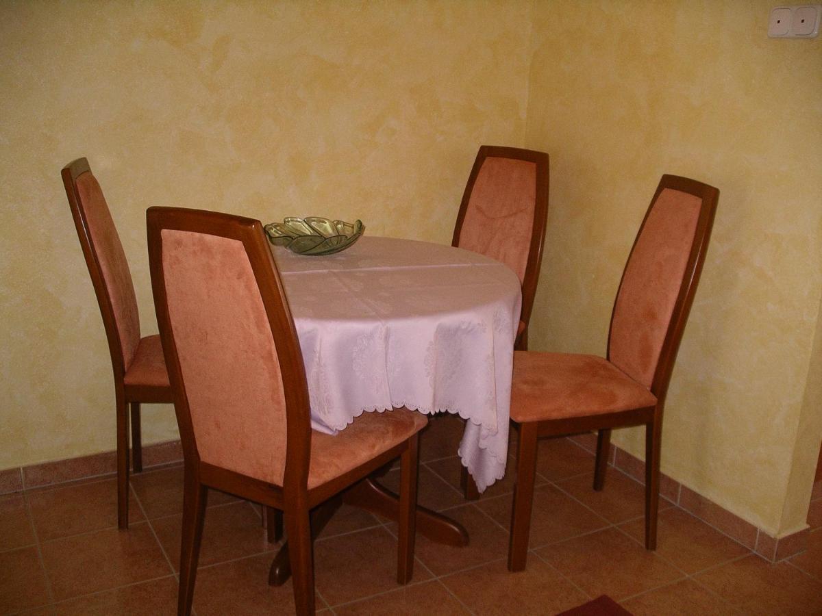 Centrum 2 Apartmanok ヘーヴィーズ エクステリア 写真