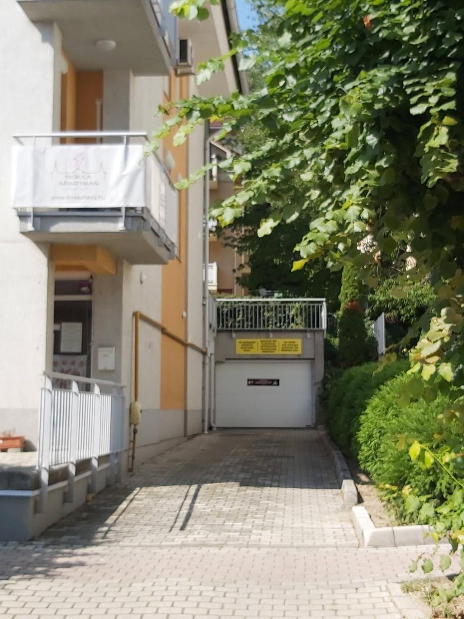 Centrum 2 Apartmanok ヘーヴィーズ エクステリア 写真