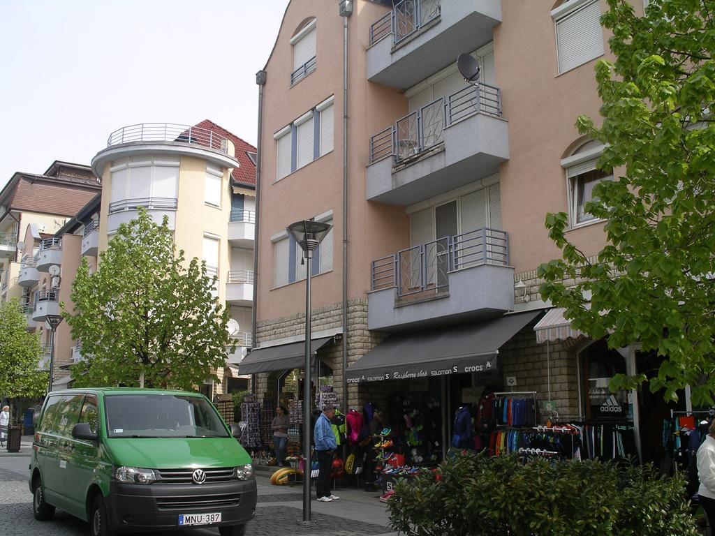 Centrum 2 Apartmanok ヘーヴィーズ エクステリア 写真