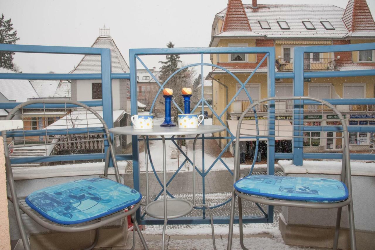 Centrum 2 Apartmanok ヘーヴィーズ エクステリア 写真