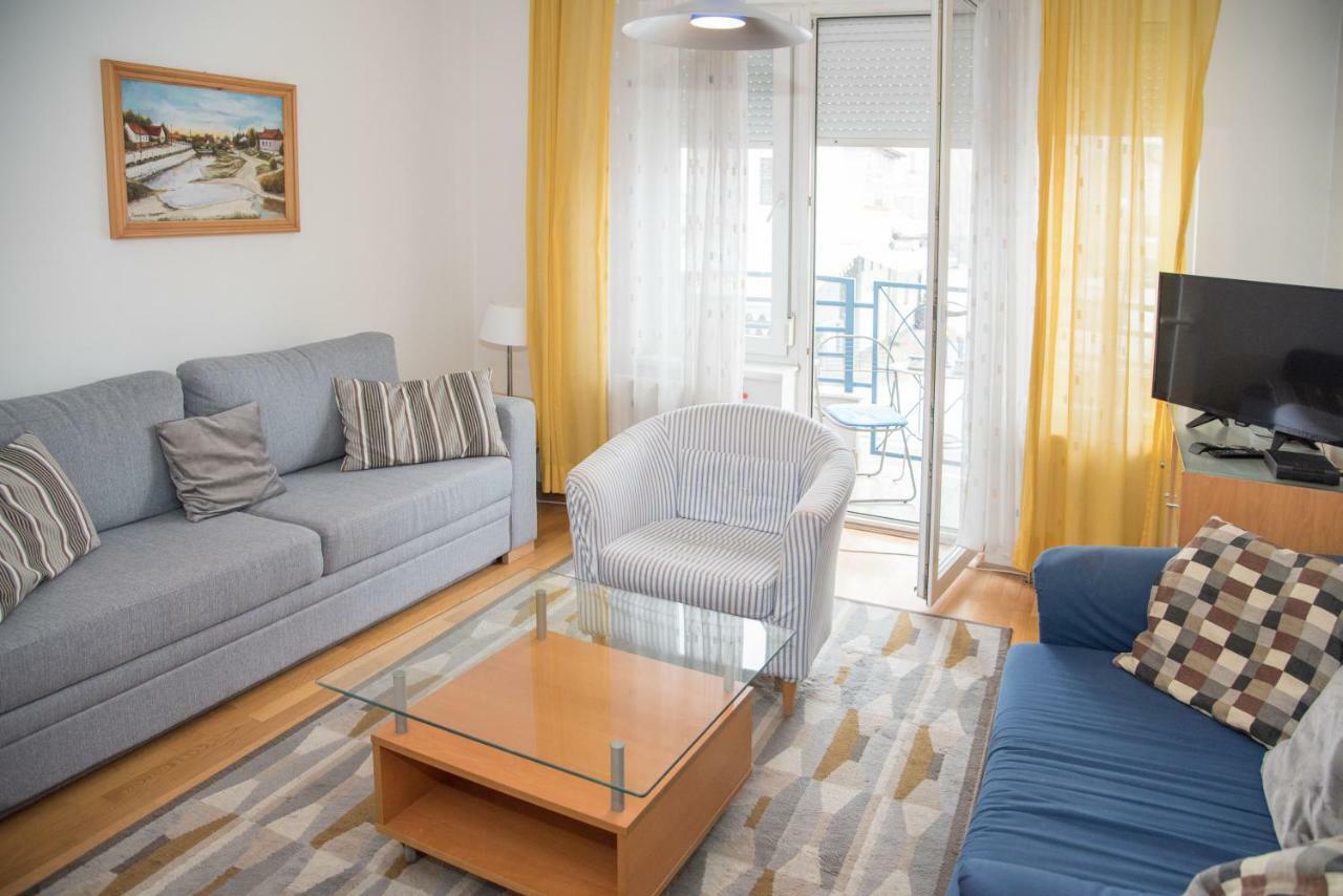 Centrum 2 Apartmanok ヘーヴィーズ エクステリア 写真
