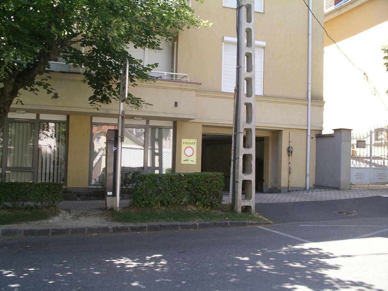 Centrum 2 Apartmanok ヘーヴィーズ エクステリア 写真